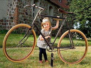 Feininger-Fahrrad der Marke Cleveland Ohio mit Henriette